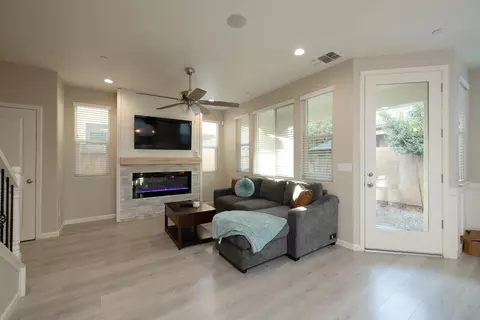 6045 E Brick Ave, Fresno, CA 93727 photo 8