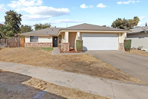 508 W Beechwood Ct, Tulare, CA 93274