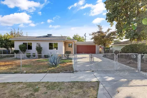 1147 W Woodward Ave, Fresno, CA 93706