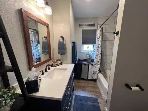 916 E Myrtle Ave, Visalia, CA 93292 photo 16