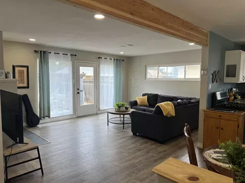916 E Myrtle Ave, Visalia, CA 93292 photo 7