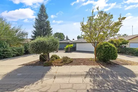 531 W Feemster Ave, Visalia, CA 93277