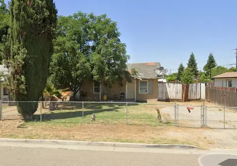 1596 E Alpine Ave, Tulare, CA 93274