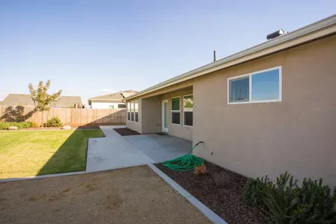 1822 Softwind Dr, Tulare, CA 93274 photo 27