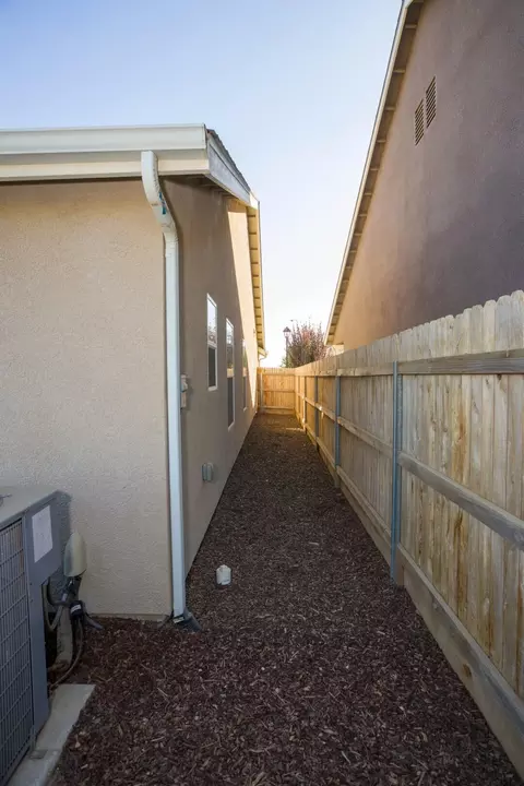 1822 Softwind Dr, Tulare, CA 93274 photo 26