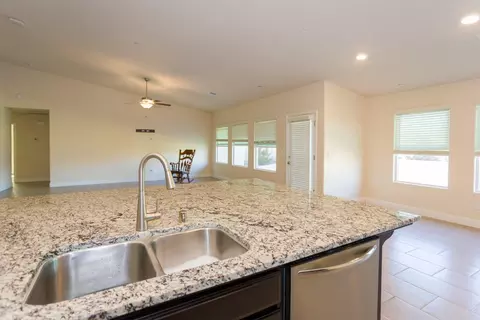 1822 Softwind Dr, Tulare, CA 93274 photo 6