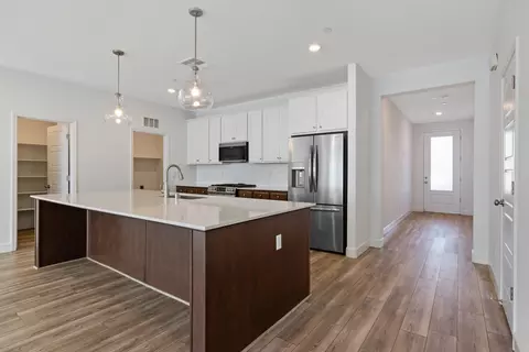 203 E Taylor Ave, Visalia, CA 93291 photo 12