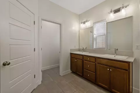 203 E Taylor Ave, Visalia, CA 93291 photo 27