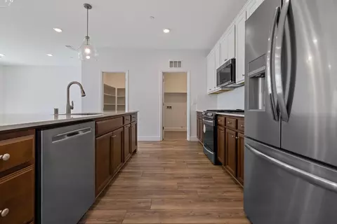 203 E Taylor Ave, Visalia, CA 93291 photo 15