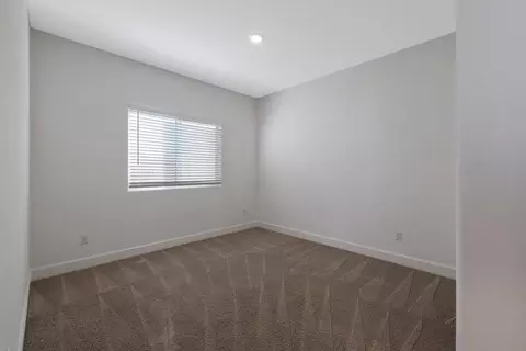 203 E Taylor Ave, Visalia, CA 93291 photo 10