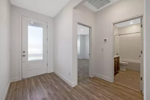 203 E Taylor Ave, Visalia, CA 93291 photo 5