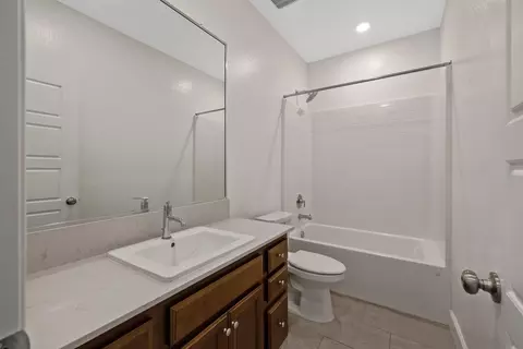 203 E Taylor Ave, Visalia, CA 93291 photo 9