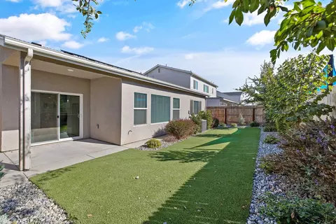 203 E Taylor Ave, Visalia, CA 93291 photo 32