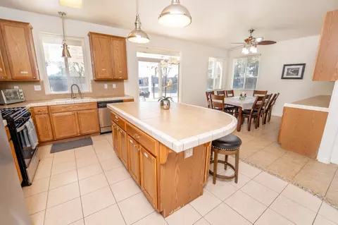 3715 E Vassar Ct, Visalia, CA 93292 photo 7
