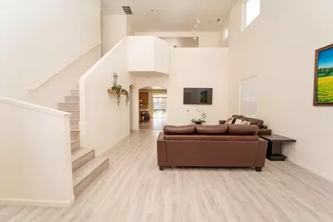 3715 E Vassar Ct, Visalia, CA 93292 photo 4