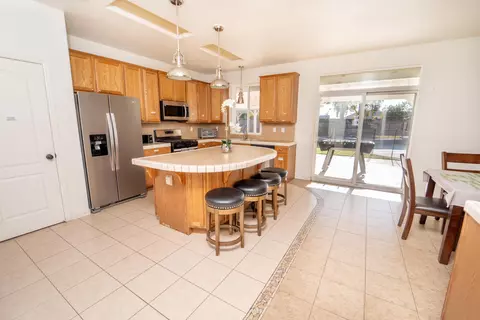 3715 E Vassar Ct, Visalia, CA 93292 photo 6