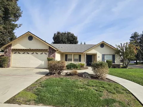 601 Rolling Hills St, Exeter, CA 93221