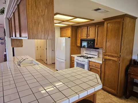 601 Rolling Hills St, Exeter, CA 93221 photo 5