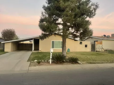 274 N Beverly St, Porterville, CA 93257