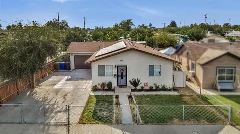 861 S Myrtle Ave, Dinuba, CA 93618