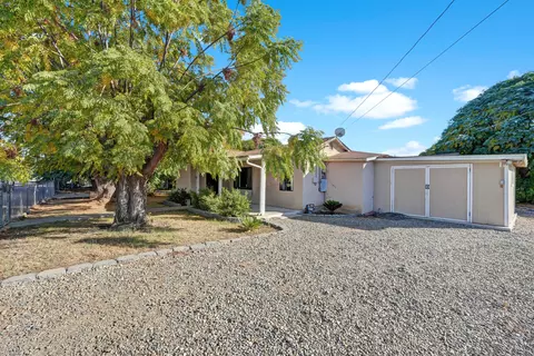15719 Aspen Ave, Ivanhoe, CA 93235 photo 4
