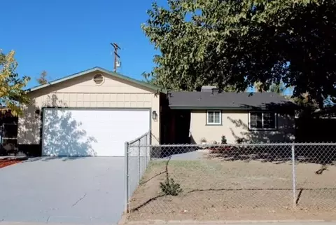 874 E Cleveland Ave, Porterville, CA 93257
