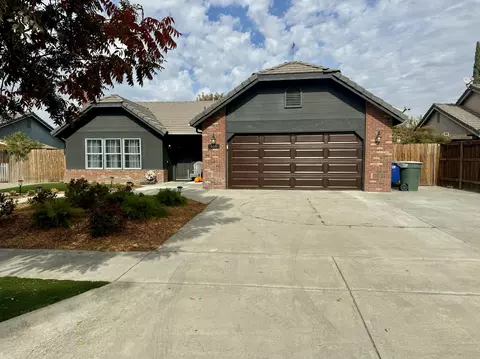 118 Brentwood Dr, Lemoore, CA 93245