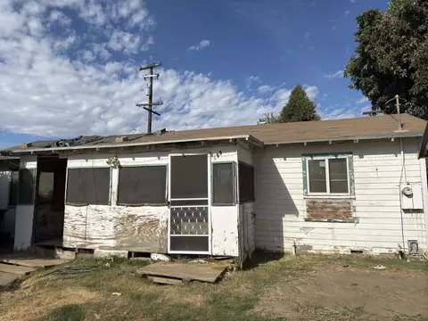 488 W Marengo Ave, Shafter, CA 93263