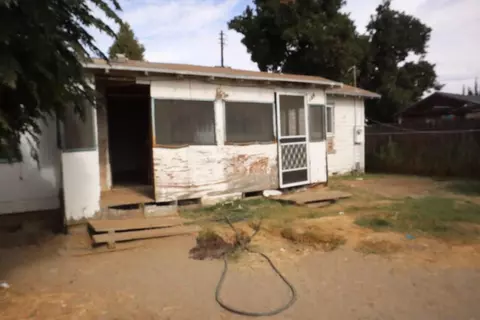 488 W Marengo Ave, Shafter, CA 93263 photo 2