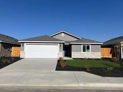 7110 Elm St, Visalia, CA 93291
