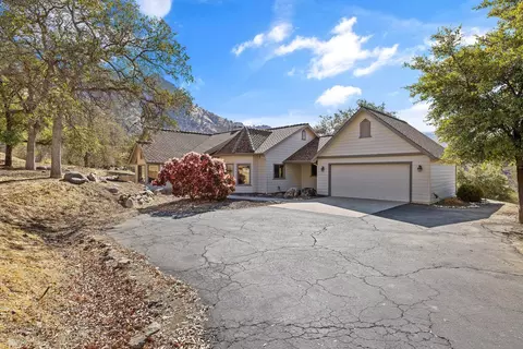 42131 Black Oak Dr, Three Rivers, CA 93271 photo 3