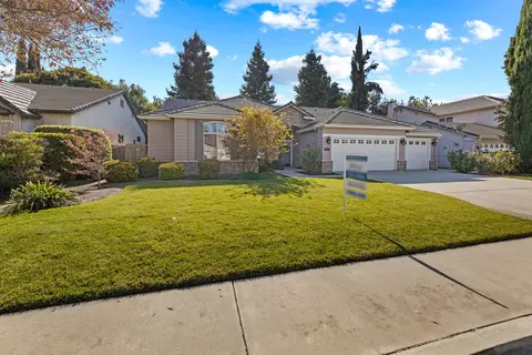 6017 W Evergreen Ave, Visalia, CA 93277