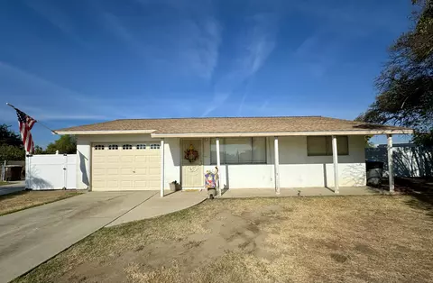 793 N Kemp Ave, Farmersville, CA 93223