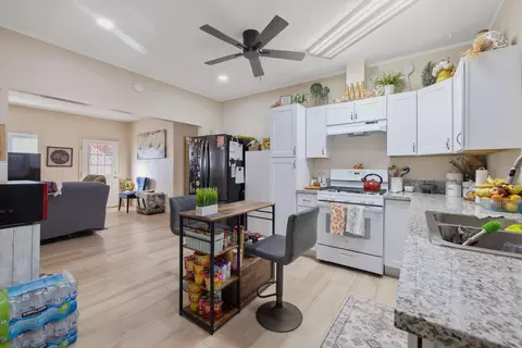 86 N Lemoore Ave, Lemoore, CA 93245 photo 2