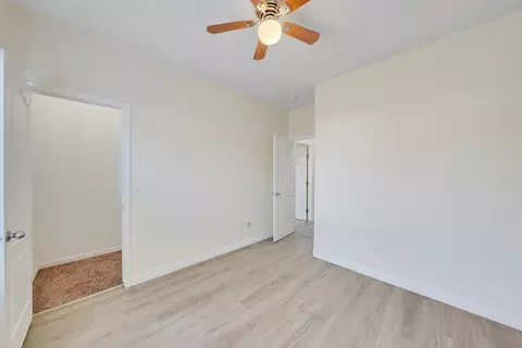233 E Riverbend Ct, Visalia, CA 93291 photo 20