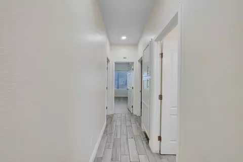 233 E Riverbend Ct, Visalia, CA 93291 photo 15