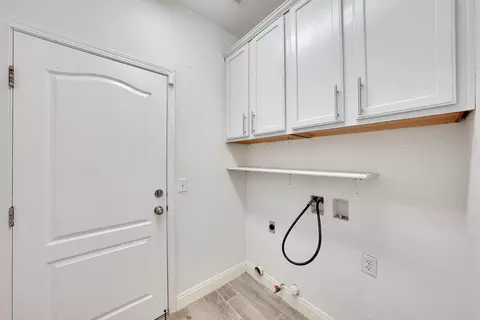 233 E Riverbend Ct, Visalia, CA 93291 photo 25