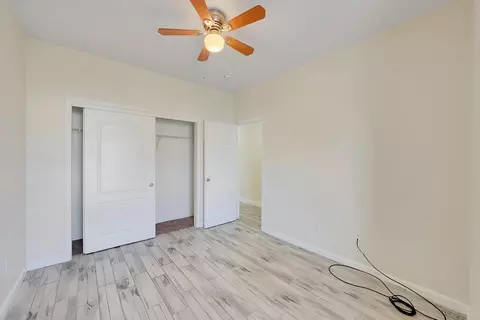 233 E Riverbend Ct, Visalia, CA 93291 photo 18