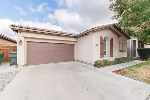 3914 W Flagstaff Ave, Visalia, CA 93291