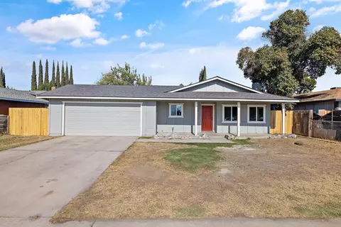 1702 W Elowin Ave, Visalia, CA 93291