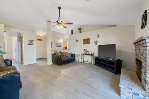 1412 E Prospect Ave, Visalia, CA 93292 photo 9