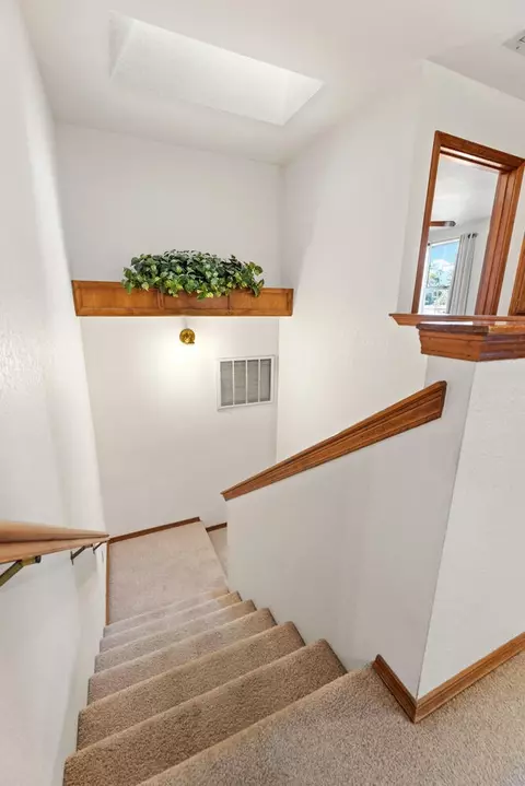 Entry Way - 167 E Wilson Ave, Tulare, CA 93274 photo 5 of 6