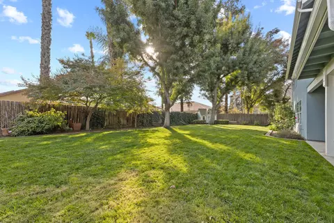 Exterior - 167 E Wilson Ave, Tulare, CA 93274 photo 8 of 16