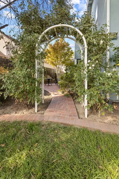 Exterior - 167 E Wilson Ave, Tulare, CA 93274 photo 12 of 16