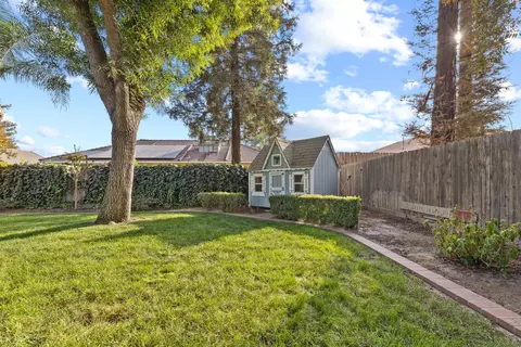 Exterior - 167 E Wilson Ave, Tulare, CA 93274 photo 14 of 16