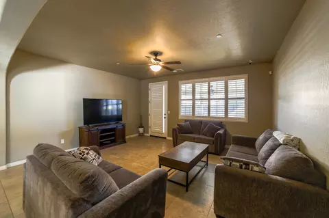 3842 Evergreen Ave, Visalia, CA 93291 photo 9