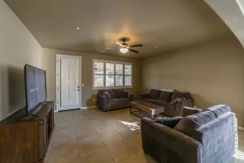 3842 Evergreen Ave, Visalia, CA 93291 photo 8
