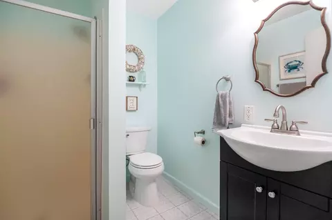 Bath - 801 Fairway Dr, Exeter, CA 93221 photo 1 of 6