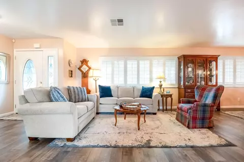 Living - 801 Fairway Dr, Exeter, CA 93221 photo 7 of 8