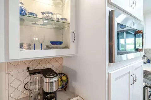 Kitchen - 801 Fairway Dr, Exeter, CA 93221 photo 4 of 8